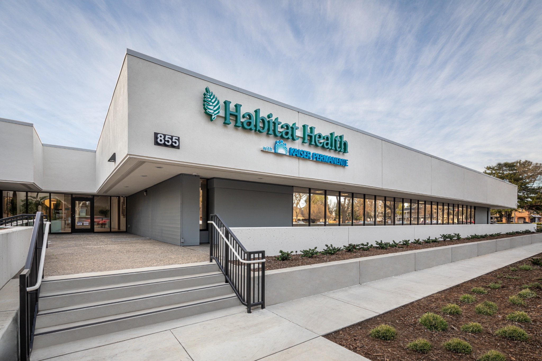 Habitat Health PACE center exterior in Sacramento with Kaiser Permanente signage